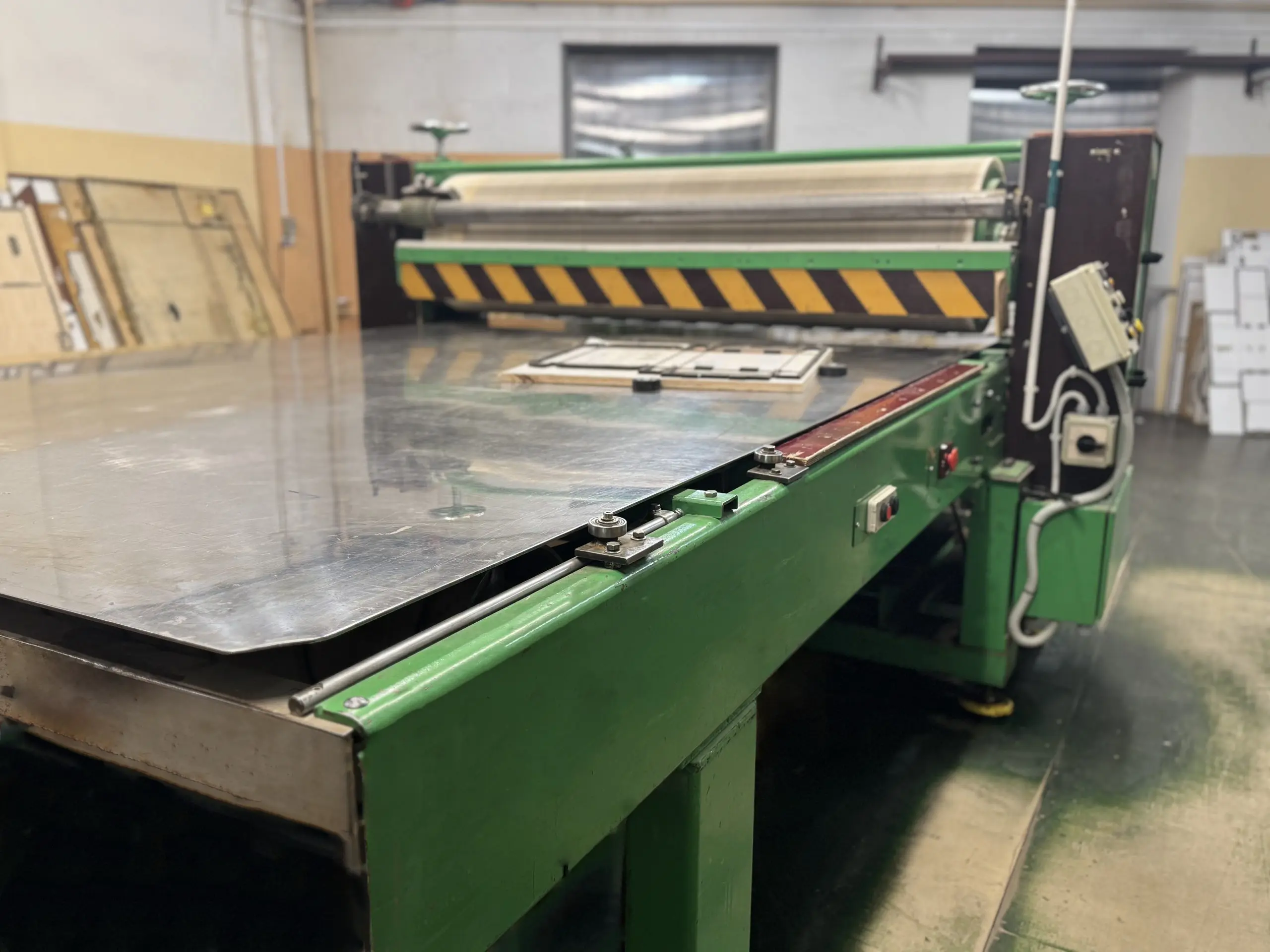 Large-format die cutting